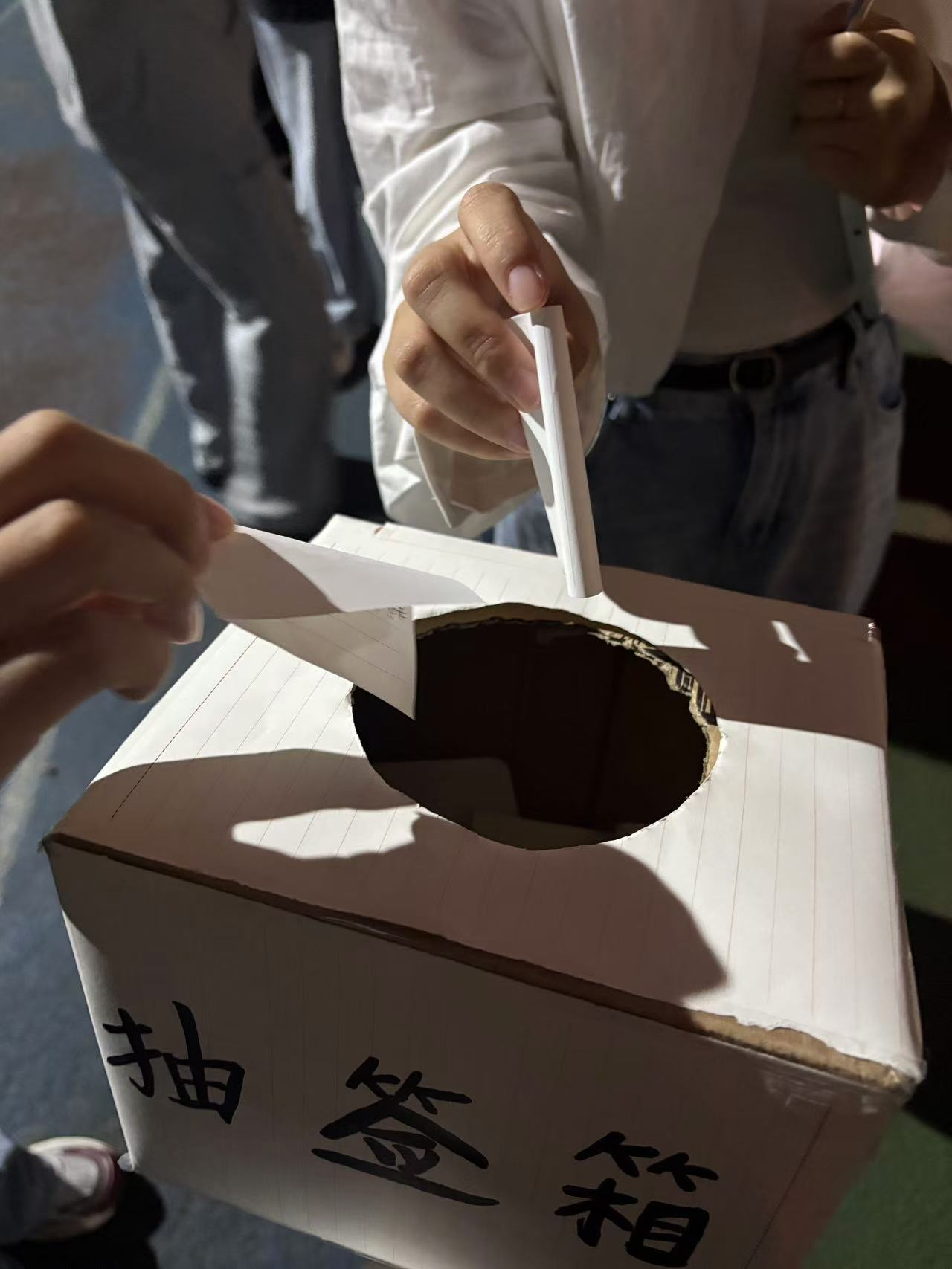 100995